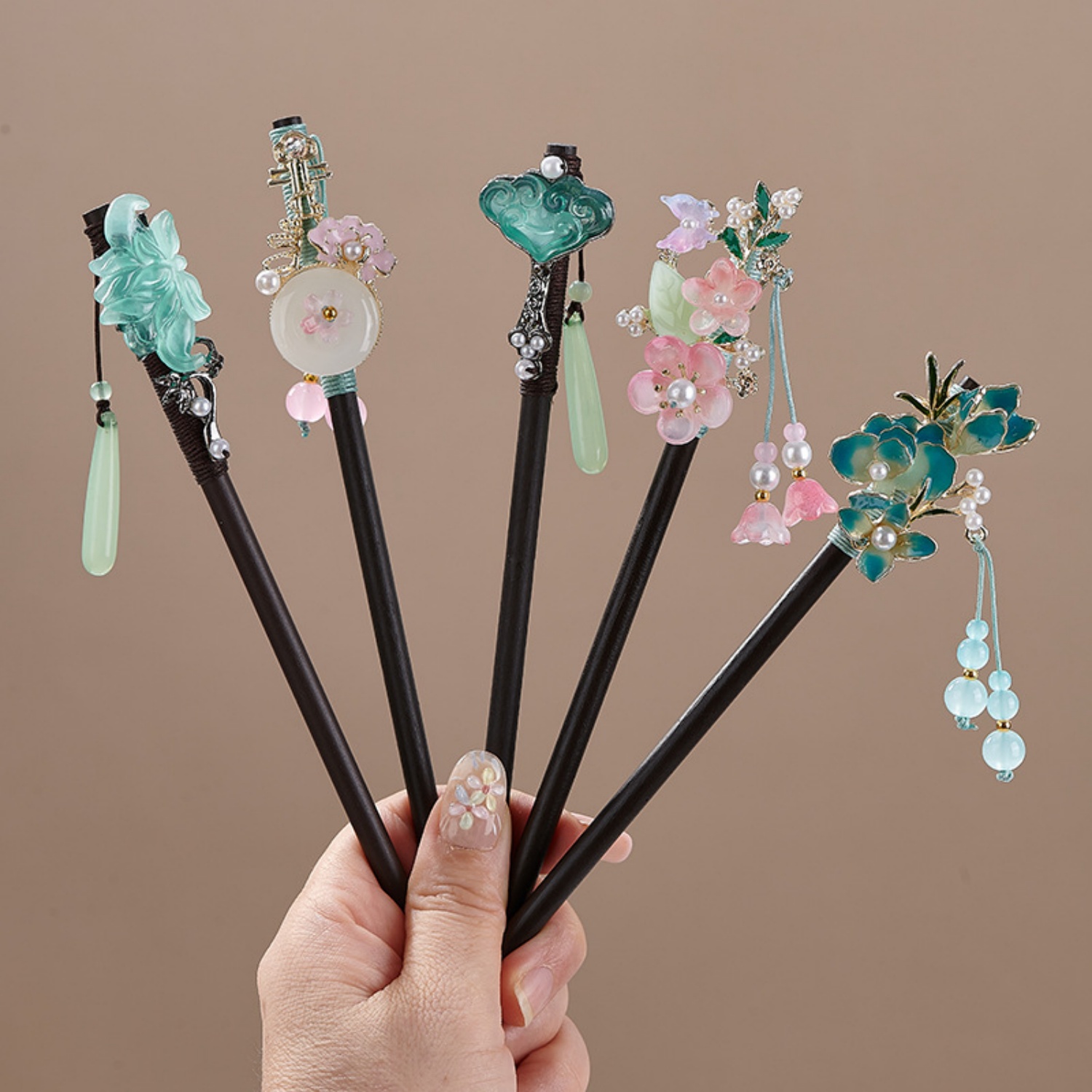 Vintage Collector - กิ๊บติดผมลายดอกไม้สไตล์วินเทจสำหรับผู้หญิง ไม้ประดับผมลายดอกไม้สุดหรูหรา เครื่องประดับศีรษะสำหรับชุดฮั่นฝู เครื่องประดับผม