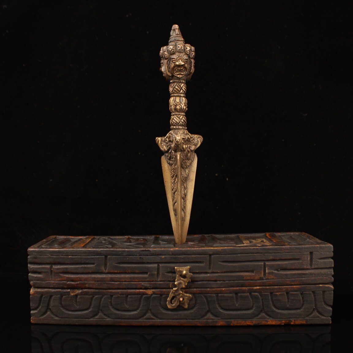 Collectible Vintage Tools - วัสดุประกอบพิธีกรรมวาจราปุรบา ทำมือจากทองแดงโบราณของทิเบต งานฝีมือโบราณ ตกแต่งบ้าน ของสะสม สำหรับวางบนแท่นบูชา