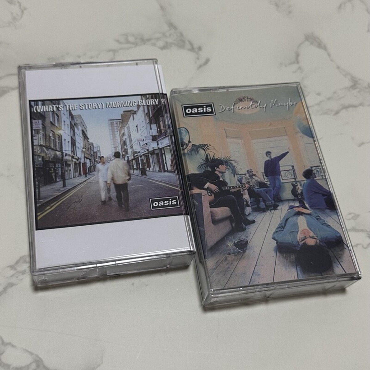 Vintage Collectibles & More Llc Photos - เทปคาสเซ็ตวงร็อคอังกฤษโอเอซิส พร้อมสมุดเนื้อเพลง คอลเลกชันเพลงวินเทจ อุปกรณ์เสริมที่เกี่ยวข้องสำหรับการฟังเพลง